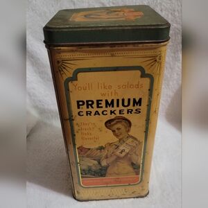 Vintage Nabisco Thin Crisp Premium Saltine Cracker Tin